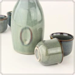 OTIX Sakeset Voor Rijstwijn 5 Delig Van Aardewerk Met 4 Kopjes En Een Fles -Woonmeubelwinkel 1000049536 0111