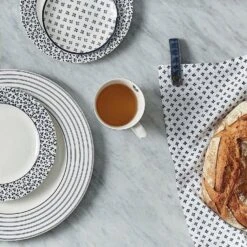 Laura Ashley Bord Plat 26 Cm Candy Stripe 6 Laura Ashley Bord Plat 26 Cm Candy Stripe -Woonmeubelwinkel 1000093033 0102